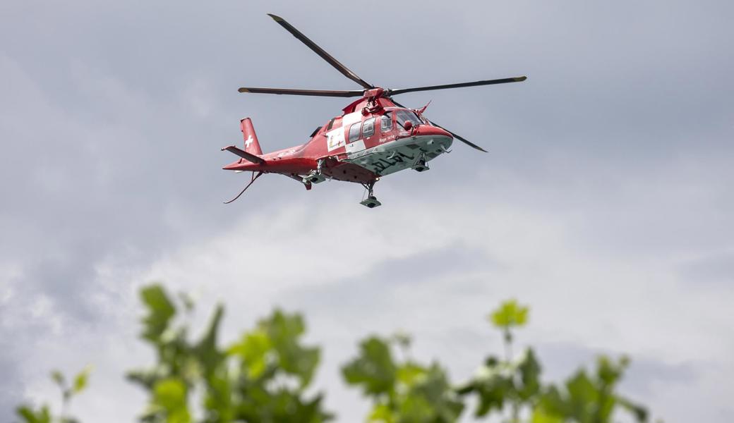 Die Rega musste die verletzte Frau ins Spital fliegen.