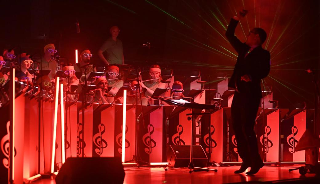 Musikvereine (hier die Shownight 2019 des Musikvereins Diepoldsau- Schmitter) bekommen nun doch wieder Covid-Kurzarbeitsentschädigungen für ihre Dirigenten.