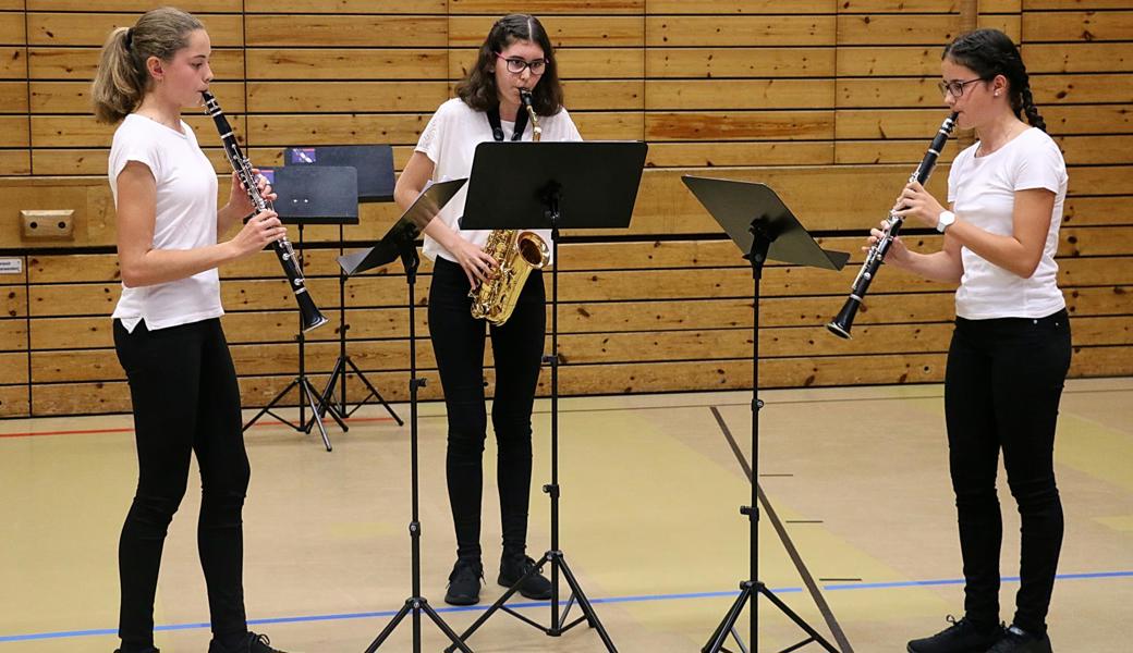 Als RoVeRi-Trio von der Jugendmusik Altstätten wurden die Klarinettistinnen Romina Graf und Vera Steiger zusammen mit Rina Steiger, Es-Alt-Saxophon, mit 112 Punkten ausgezeichnet.