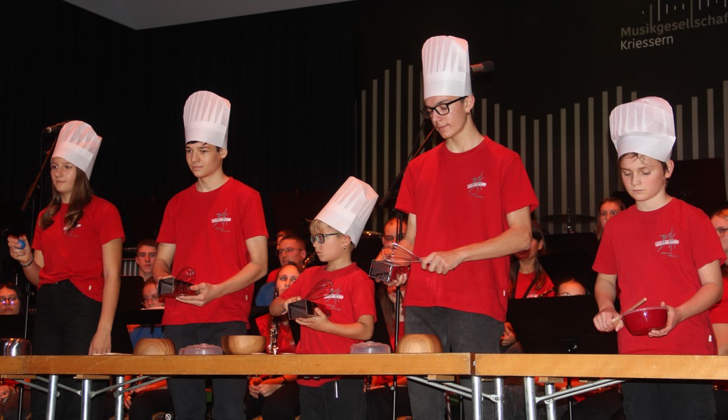 Chefköche am Werk: Rhythmische Darbietungen haben an Unterhaltungsabenden der Musikgesellschaft Kriessern stets einen hohen Stellenwert.