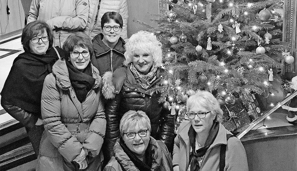 Die Frauen genossen den Weihnachtsmarktbesuch und den Adventszauber auf dem Neckar. Bild: pd