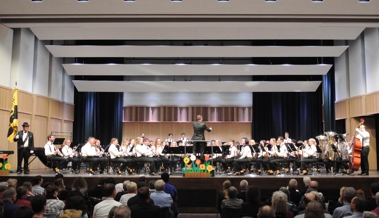 Musikverein überzeugt in Parademusik und Konzertsaal
