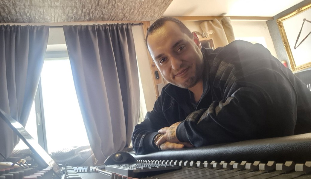 «Wir fühlen nichts mehr»: Rapper Samt über Identität, Echtheit und seinen neuen Song