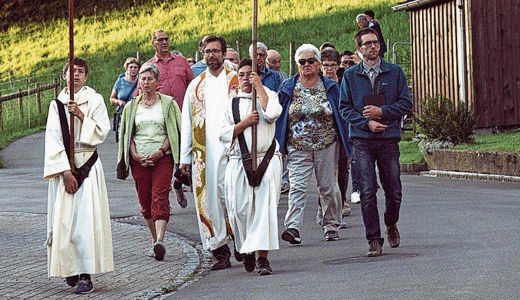 Im Gedenken an die Pest: Zwischen Kreuzfindung und Kreuzerhöhung pilgern jede Woche bei schönem Wetter Gläubige zur Forstkapelle. 