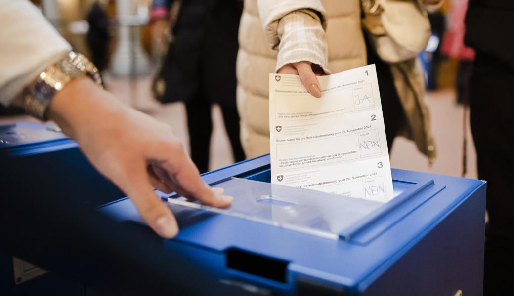 Am Sonntag hat die Schweiz über die Änderung des Covid-19-Gesetzes abgestimmt. Die Vorlage wurde mit rund 62 Prozent Ja-Stimmen angenommen.