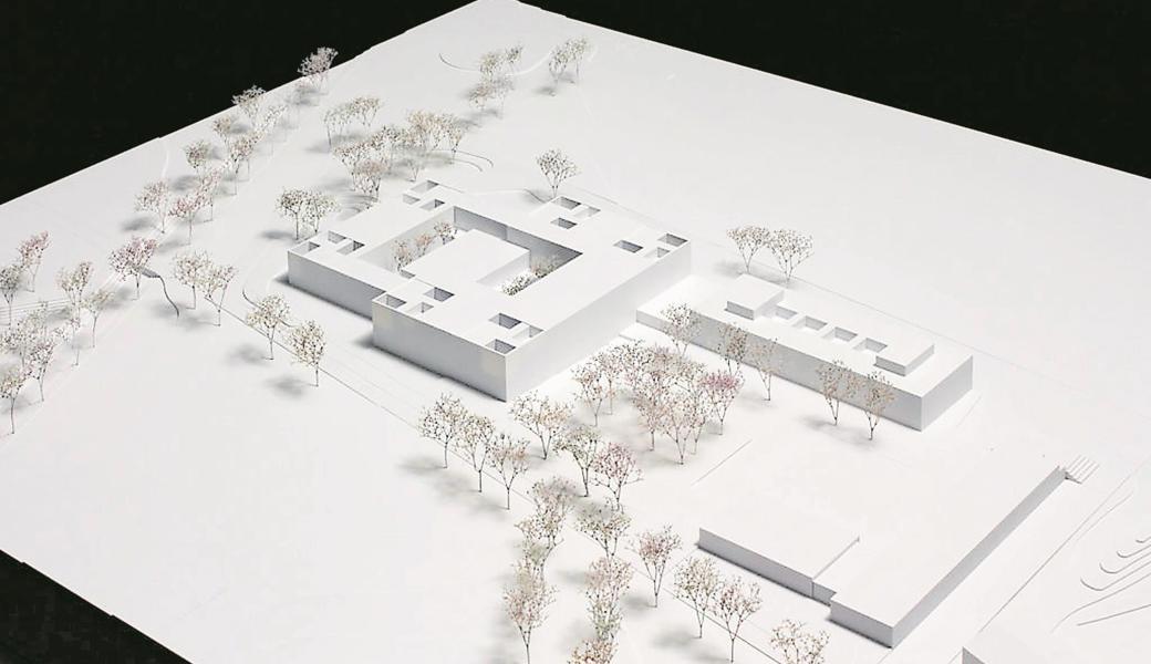 Sagen die Stimmbürger Ja zum Projekt, könnten die ersten Häftlinge den Gefängnisneubau (Gebäude links) im Frühjahr 2023 beziehen. 
