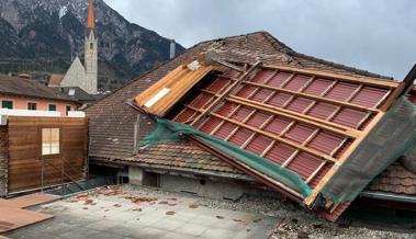 Sturm reisst Dach weg