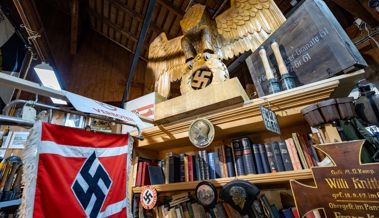 Nazi-Plunder in Brockenhäusern: «Derzeit kaufen die Leute alles, was ein Hakenkreuz draufhat»