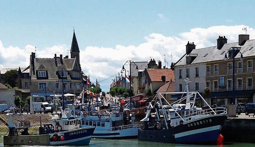 Die Gemeinde Port-en-Bessin-Huppain im Département Calvados zählt knapp 2000 Einwohner. Nach Bayeux sind es neun Kilometer.
