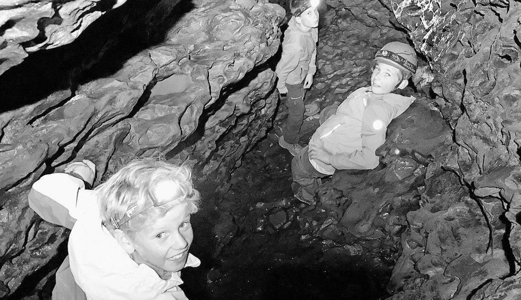 Die «Höhlenforscher» erkunden das Seichbergloch. Bild: pd