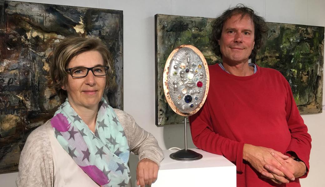 Malerin Vreni Nüesch-Tobler und Hannes vo Wald stellen gemeinsam im Stellwerk in Heerbrugg aus. 