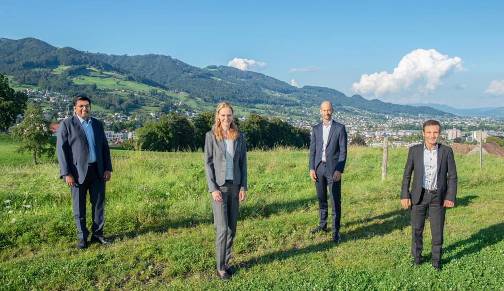 Die FDP-Vertreter für das Kreisgericht Rheintal (v. l.): Janojan Thambirajah, Caroline Gstöhl, Christoph Hanselmann und Ruedi Hofstetter. Auf dem Foto fehlt Verena Ziegler Poljansek. Die FDP Rheintal gratuliert Caroline Gstöhl und Christoph Hanselmann zu ihrer Wahl. Zudem empfiehlt sie ihre «bestens ausgewiesenen» Nominierten als nebenamtliche Richter zur Wahl