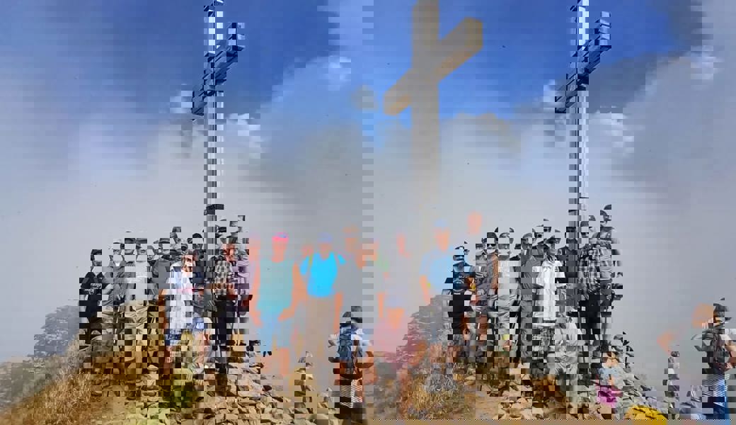 Die Männerriege auf dem Gipfel des Diedamskopf Die Männerriege auf dem Gipfel des Diedamskopf