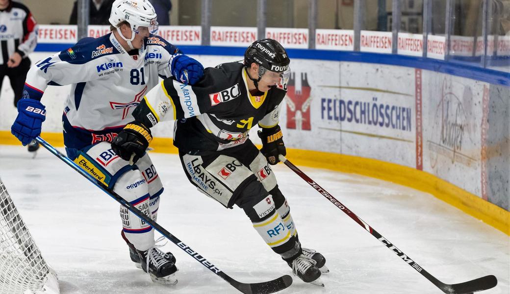 Dario Bartholet (links): Der Widnauer hat beim EHC Kloten eingeschlagen.