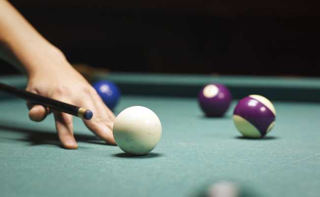 Billard als Gleichnis: «Manchmal hilft es, wenn wir über die Bande spielen»
