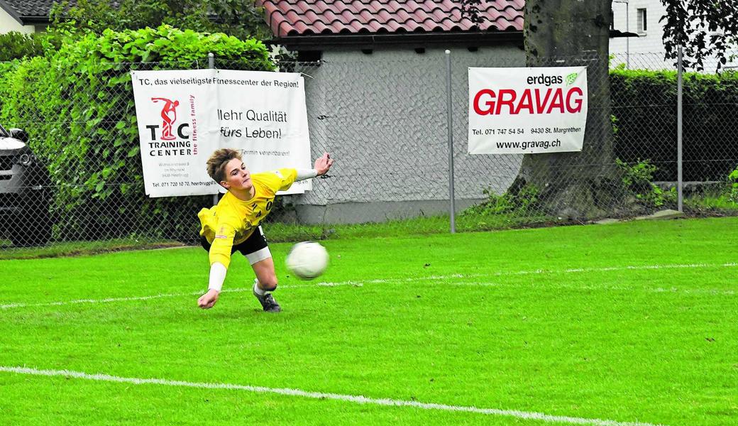 Gian Kunz mit vollem Einsatz in der Defensive.