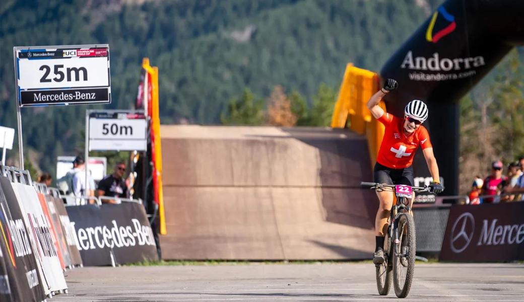 Ronja Blöchlinger jubelte in Andorra im Trikot der Schweizer Meisterin über ihren ersten Podestplatz im Weltcup. 