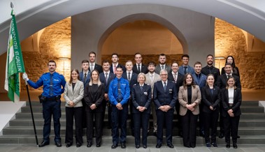 Kantonspolizei: Waffenübergabe an Aspirantinnen und Aspiranten fand erstmals im Frühling statt