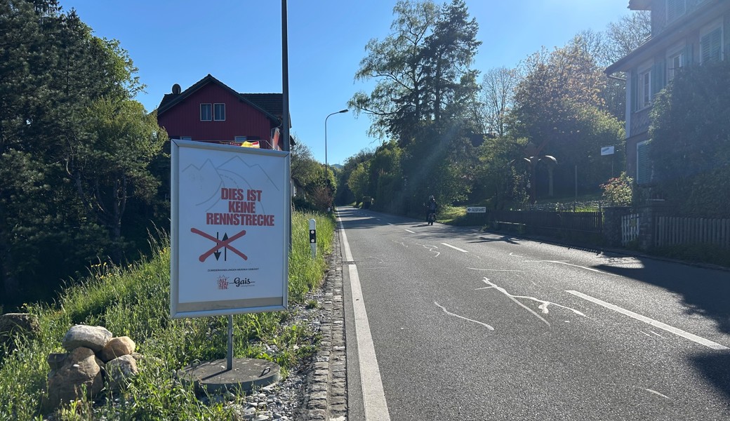 «Die Stossstrasse ist keine Rennstrecke»: Altstätten und Gais stellen Plakate auf