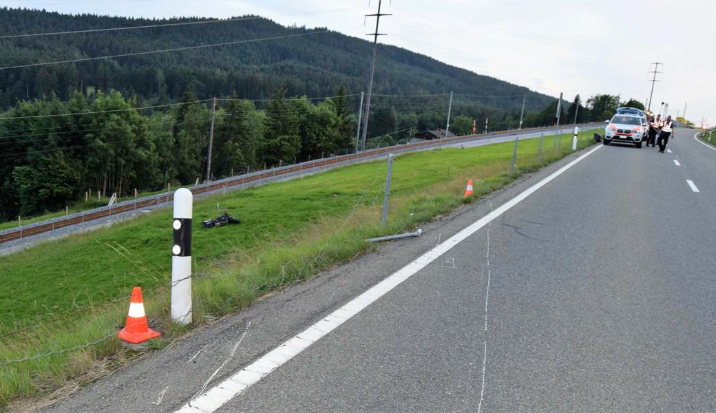 Schwerer Töffunfall an der Stossstrasse.