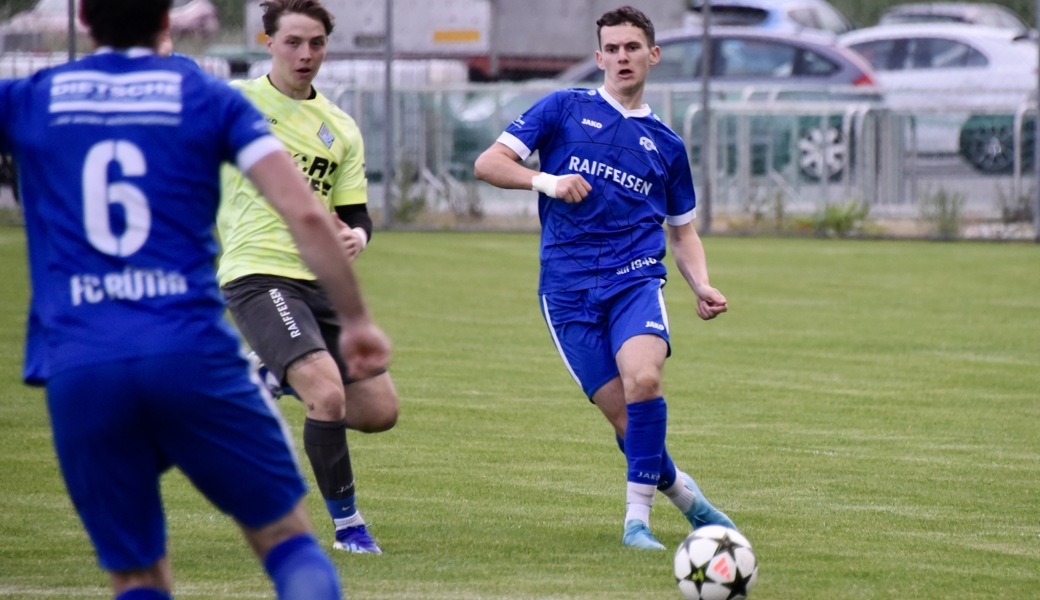 Rüthi zittert sich zum 2:1-Sieg, Montlingen gewinnt absurdes Torfestival