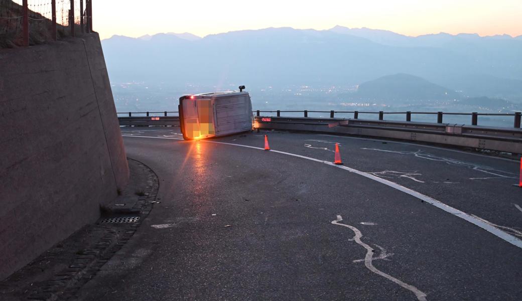 Der Unfall ereignete sich am Samstagmorgen in der Dämmerung.