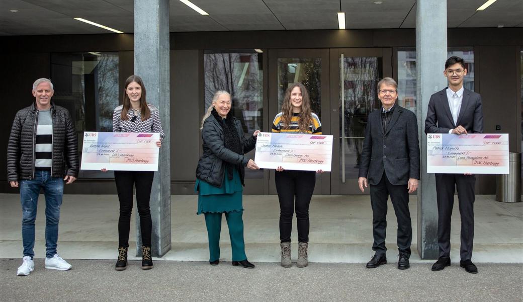 Preisträger und Sponsoren (von links): Ralph Krieger (UBS), Varena Wiget, Franziska Bischofberger (SternGarage.ch), Sophie Heitele, Stefan Sieber (Leica Geosystems), Patrik Hupertz.