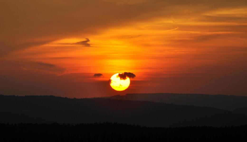 Die letzten Minuten der Mittwinter-Sonne, bevor sie versinkt. 