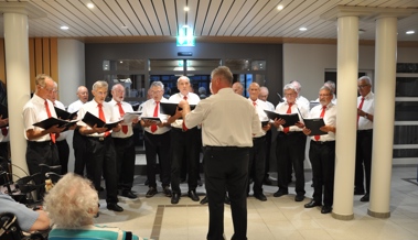 Altersheim-Pensionären erlebten einen gemütlichen Abend mit dem Leica-Chor