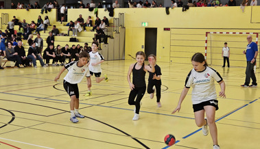 Schulklassen spielten mit Spass und Ehrgeiz am Handballturnier