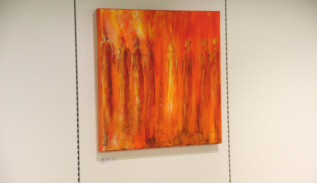 Das UG des Hauses zum Falken, wo sich die Impfstelle befindet, ist mit Kunst angereichert. Werke von Doris Gruber (hier zu sehen) und Markus Buschor (beide aus Altstätten) sind ebenso zu sehen wie Bilder von Lucia Riedener aus Widnau.