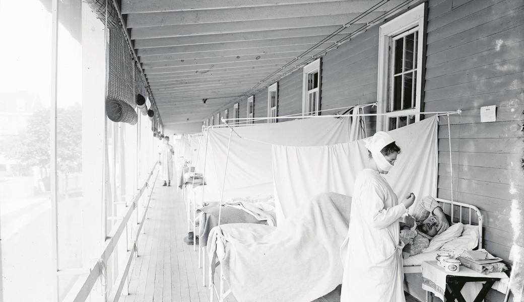 Erkrankte werden 1918 im Walter-Reed-Militärspital in Washington versorgt. 