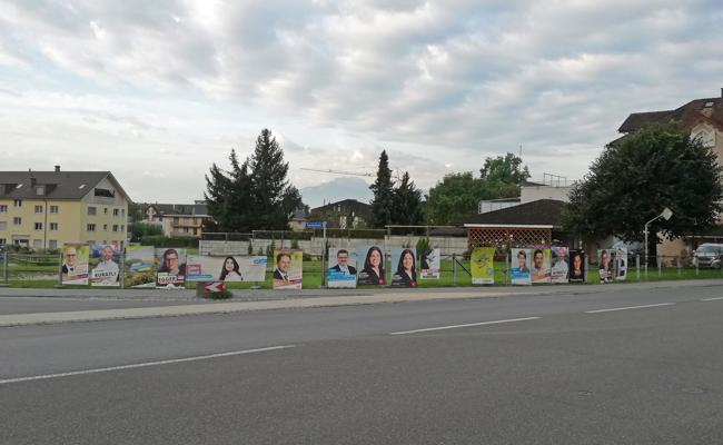 Plakatwald wegen Sichtbehinderung entfernt