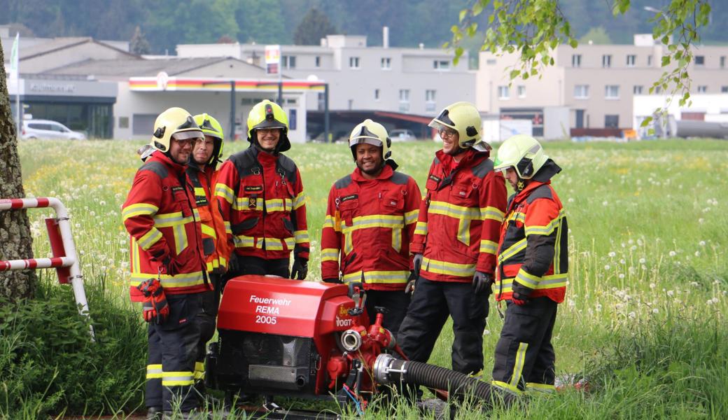 An verschiedenen Stationen in Heerbrugg, Au und Berneck wurden der Einsatz mit der Motorspritze erlernt und vorhandenes Wissen vertieft.  