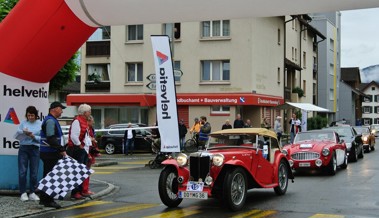 Die Teilnehmenden der Ambassador Club Oldtimer Trophy trotzten dem Regen