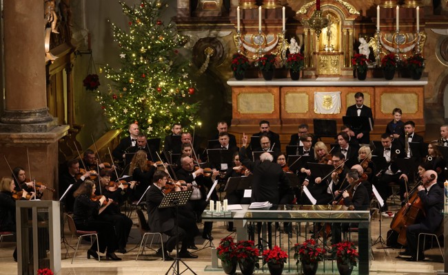 Ukrainische Philharmoniker bringen festliche Weihnachtsklänge und Hoffnung ins Rheintal