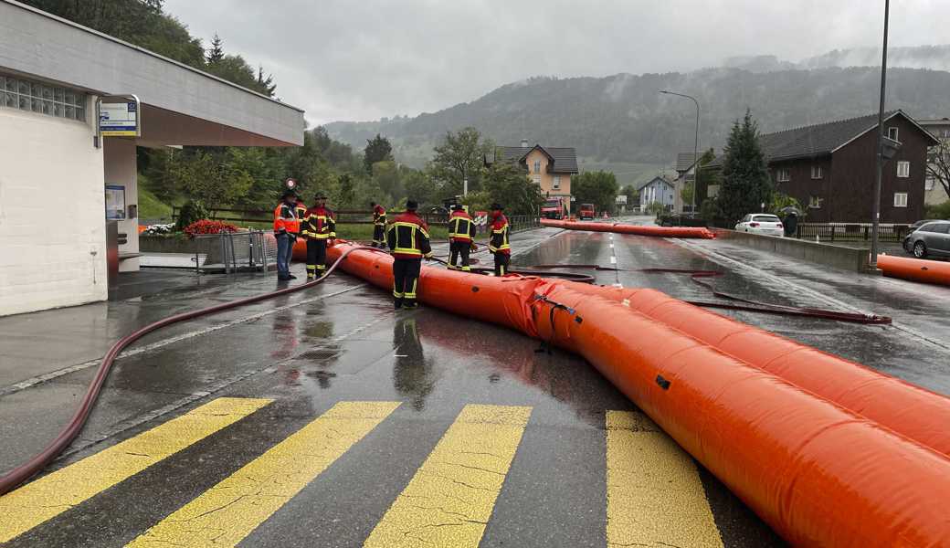 Als der Littenbach in Berneck im August 2022 Hochwasser führte liessen sich die Feuerwehrleute nicht von der Ohnmacht lähmen. Sie handelten und legten Beaver aus.