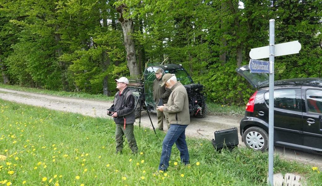 Rehkitzrettung gehört zum aktiven Hege-Einsatz der St.Galler Jägerinnen und Jäger. Dabei kommen auch moderne Hilfsmittel zum Einsatz.