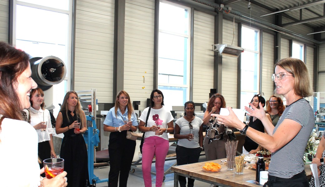 Rund 20 Frauen von «Unternehmerin Rheintal» waren zu Gast bei der Loherbringts GmbH in Oberriet.  