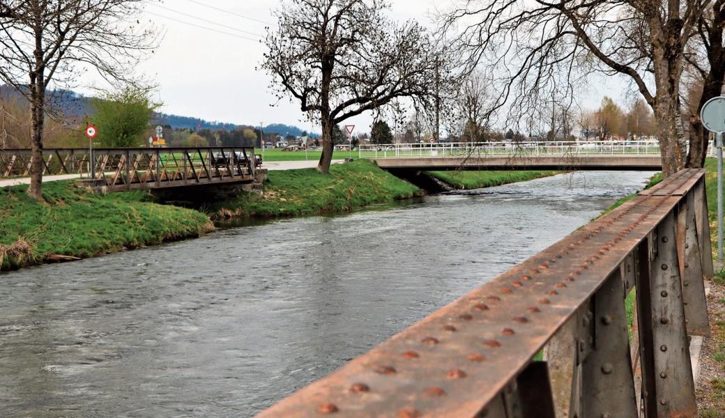 Hier bei Drei Brücken soll ein Drosselbauwerk mit Rückhalteraum erstellt werden. Im Zusammenhang mit dem Hochwasserschutzprojekt wird auch die Ökologie verbessert und das Naherholungsgebiet aufgewertet.