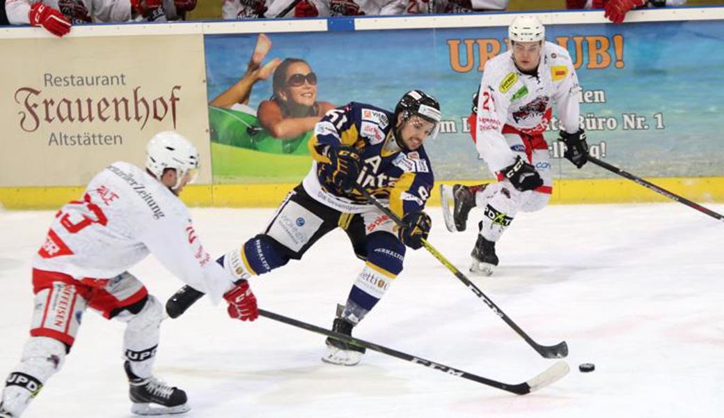 Yves Breitenmoser (Mitte) war mit einem Tor und einem Assist der Mann des Spiels.