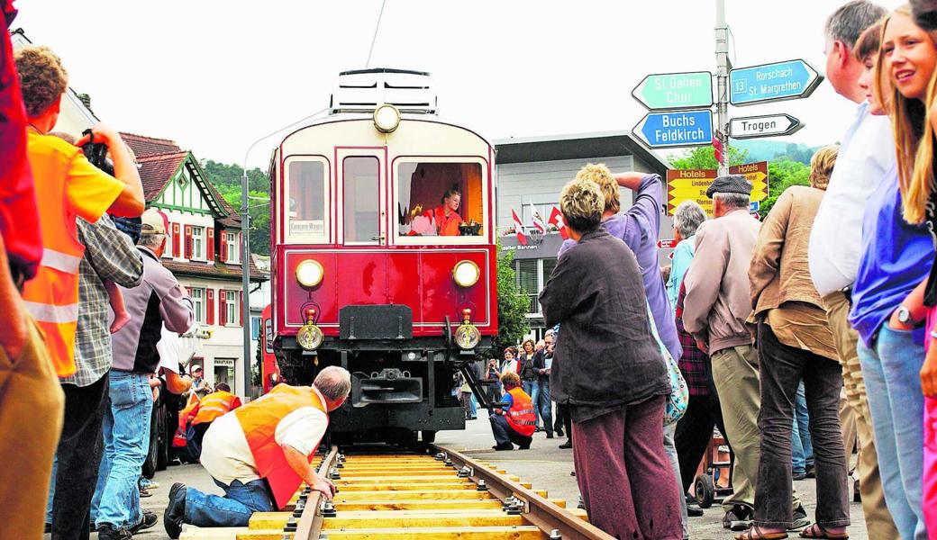 Am 10. August 2007 fuhren die Appenzeller Bahnen und der Verein AG2 den Triebwagen aus dem Jahr 1911 in einer spektakulären Aktion auf einem provisorisch verlegten Gleis in die Altstätter Marktgasse. 