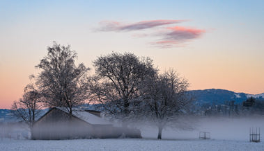 Die Landschaft hat sich in ein Winterkleid gehüllt