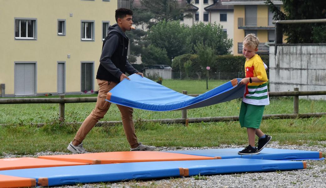 Die Matten wurden unter das Luftkissen gelegt, um dieses nicht zu beschädigen.