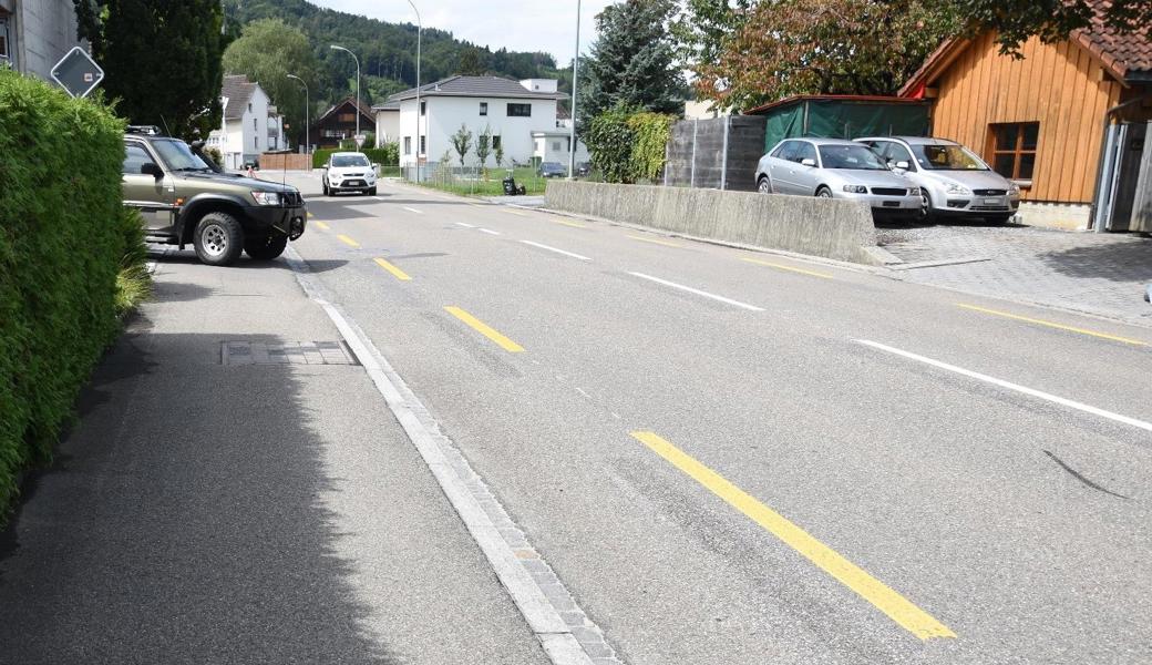 Hier stiess das Velo mit dem Auto zusammen.