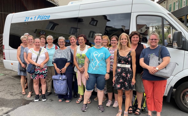 Frauengemeinschaft reiste zum Zeppelinluftschiff nach Friedrichshafen