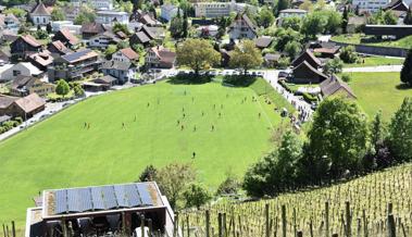 Plausch-Faustballturnier auf dem Bernecker Oberdorfplatz