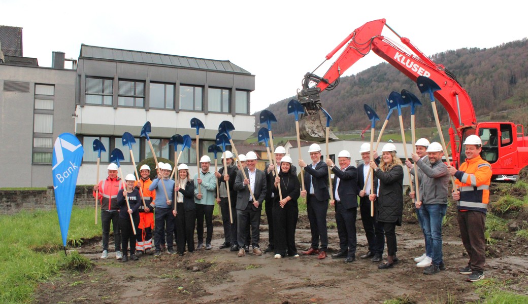 Grundsteinlegung: Modernes Projekt ersetzt altes Bankgebäude an zentraler Lage