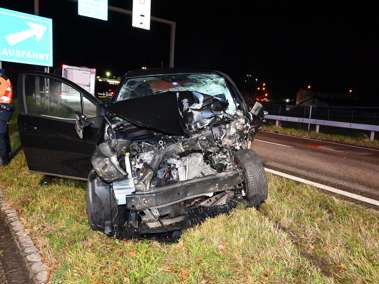 Unfall auf der Autobahn: Polizei sucht Zeugen