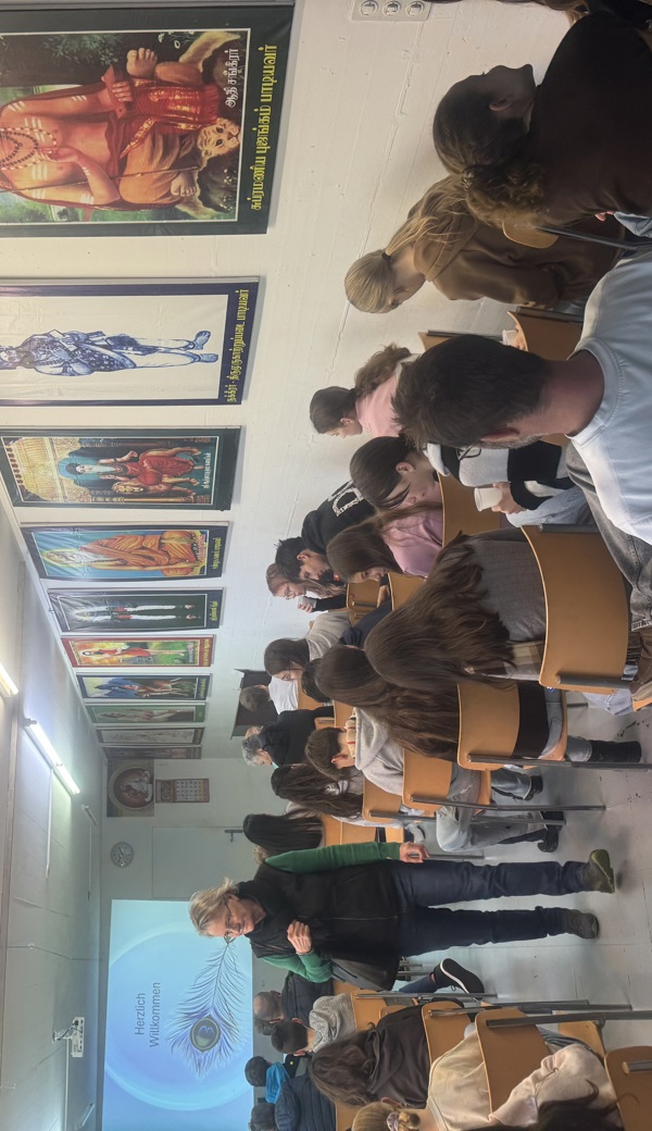 Schülerinnen und Schüler besuchten den Hindutempel